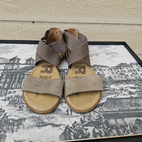 Sorel Ella cross-strap sandals taupe size 6 - Picture 2 of 9